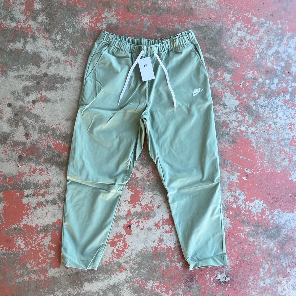 Nike Club Woven Tapered Leg Pants Oil Green NWT DX0623-386 Medium - Picture 6 of 11